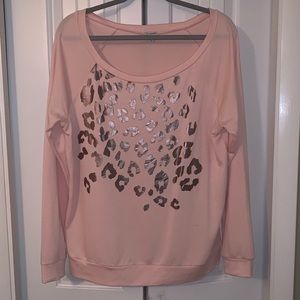 Cute Guess cheetah print top